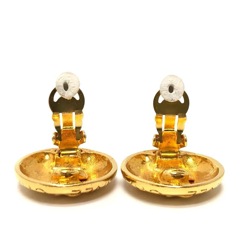 CHANEL Vintage Gold Earrings - Picture 3 of 12